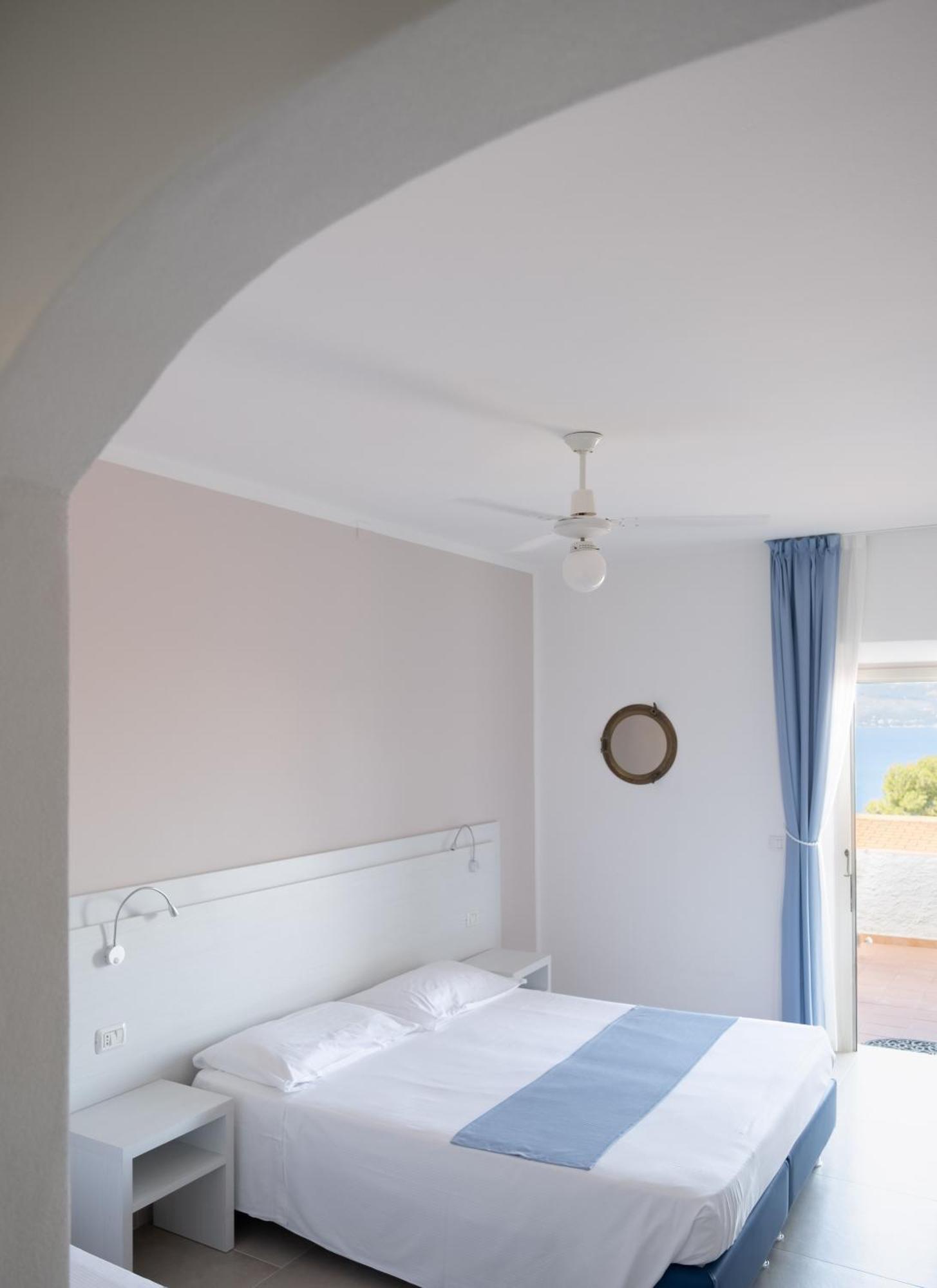 Hotel Paradiso Портоферрайо Экстерьер фото
